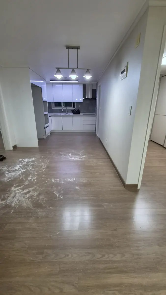 아일랜드 조리대 철거 — 아일랜드장을 치운 빈 자리